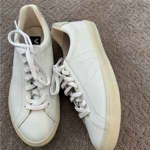 Veja Women’s White Sneakers NWOT